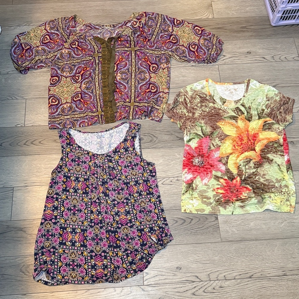 Women's Medium Tops Bundle -Live & Let Live Knit de Knit Croft & Barrow Lot of 3
